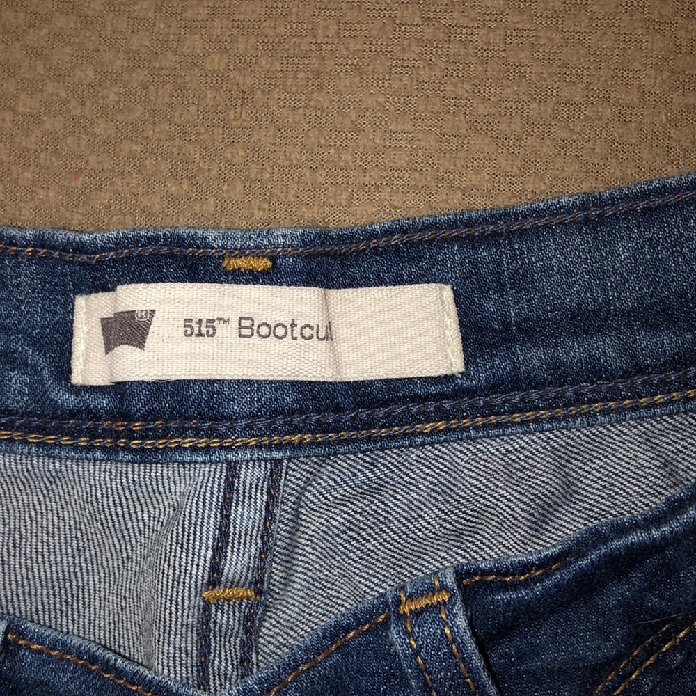 Levi's Jean - Picture 2 of 4